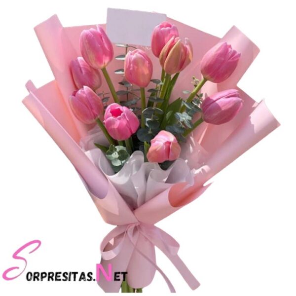 Ramillete de Tulipanes Susurros de Ternura