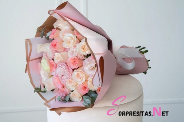 Ramo Floral Elegancia y Ternura